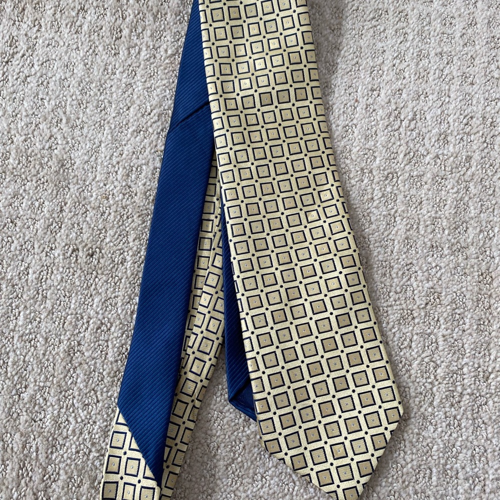 Tommy Hilfiger Geometric Patterned Tie in pale yellow and navy